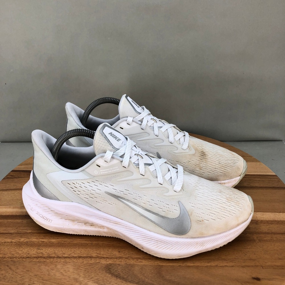 Nike Zoom Winflo 7 Running Shoes Womens Size 10 White Gray Sneakers Lightweight